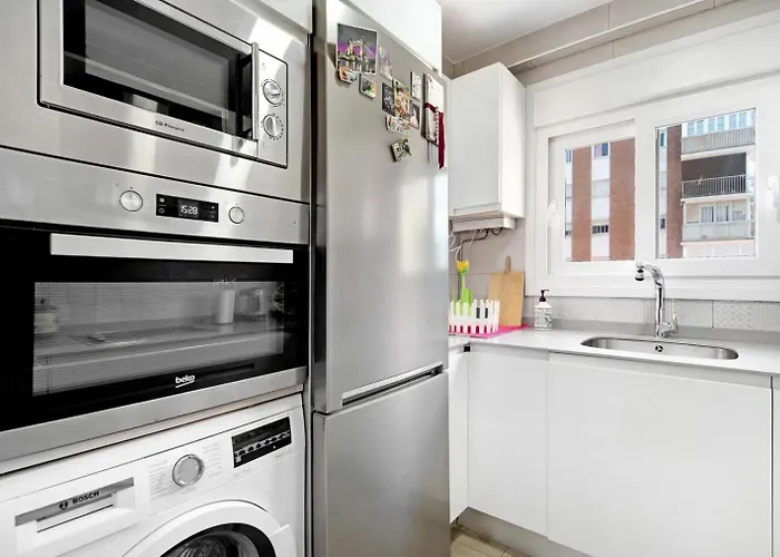 Cozy Room In Stylish Flat Just Steps From The Beach