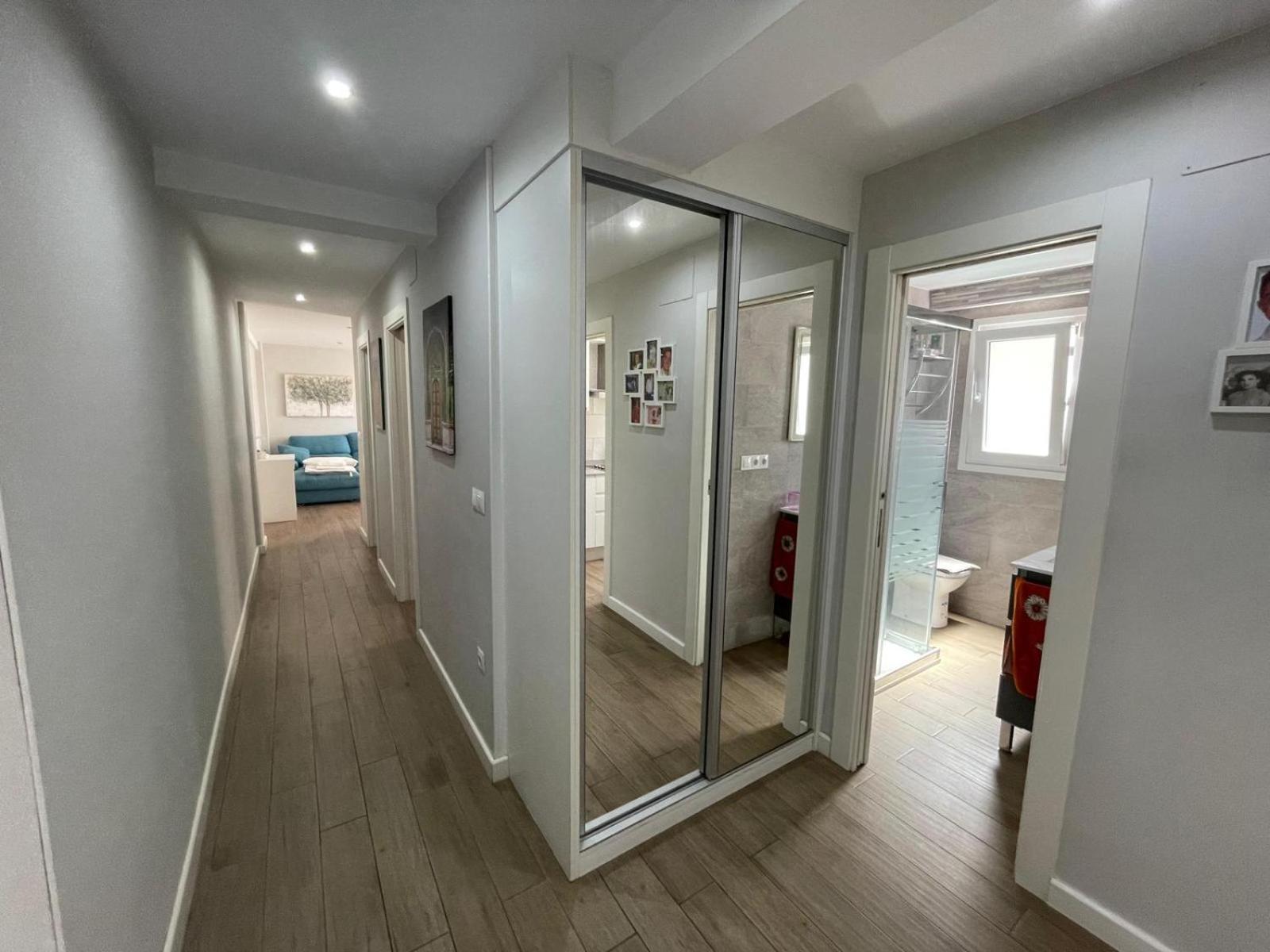 Homestay Cozy In Stylish Flat Just Steps From The