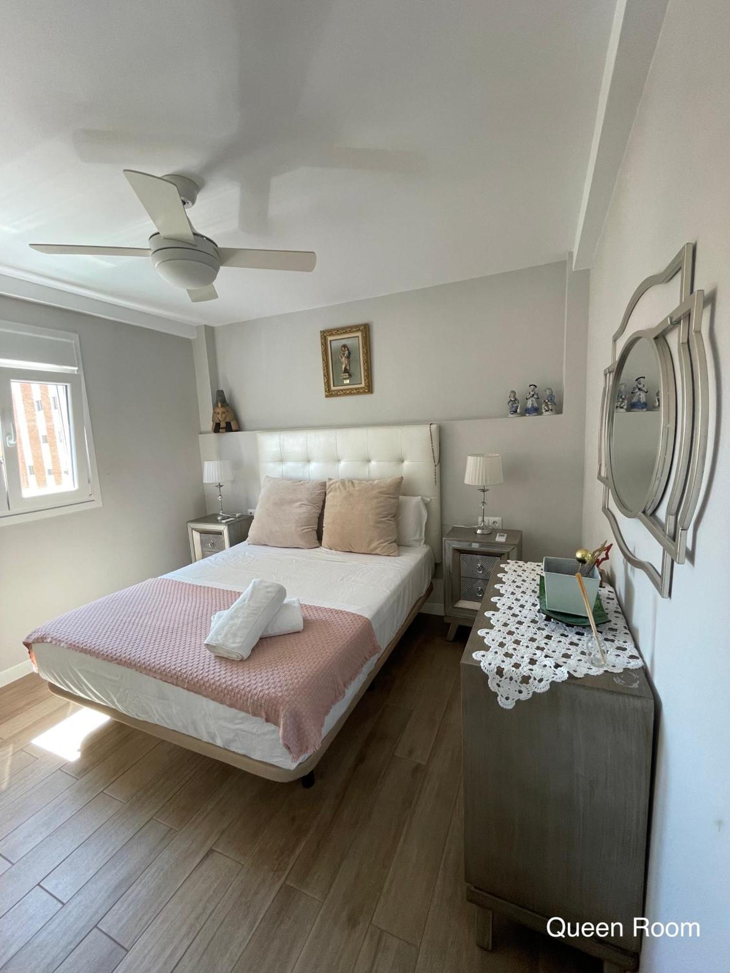Homestay Cozy In Stylish Flat Just Steps From The *