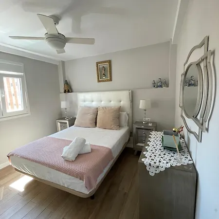 Cozy Room In Stylish Flat Just Steps From The Beach Cadis Exterior photo