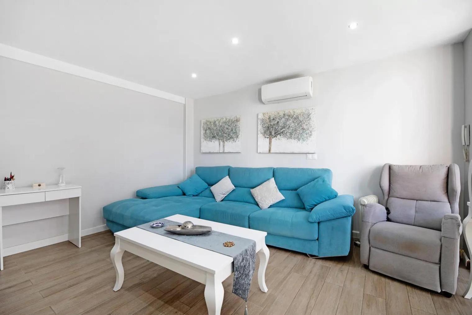 Cozy In Stylish Flat Just Steps From The Allotjament en família