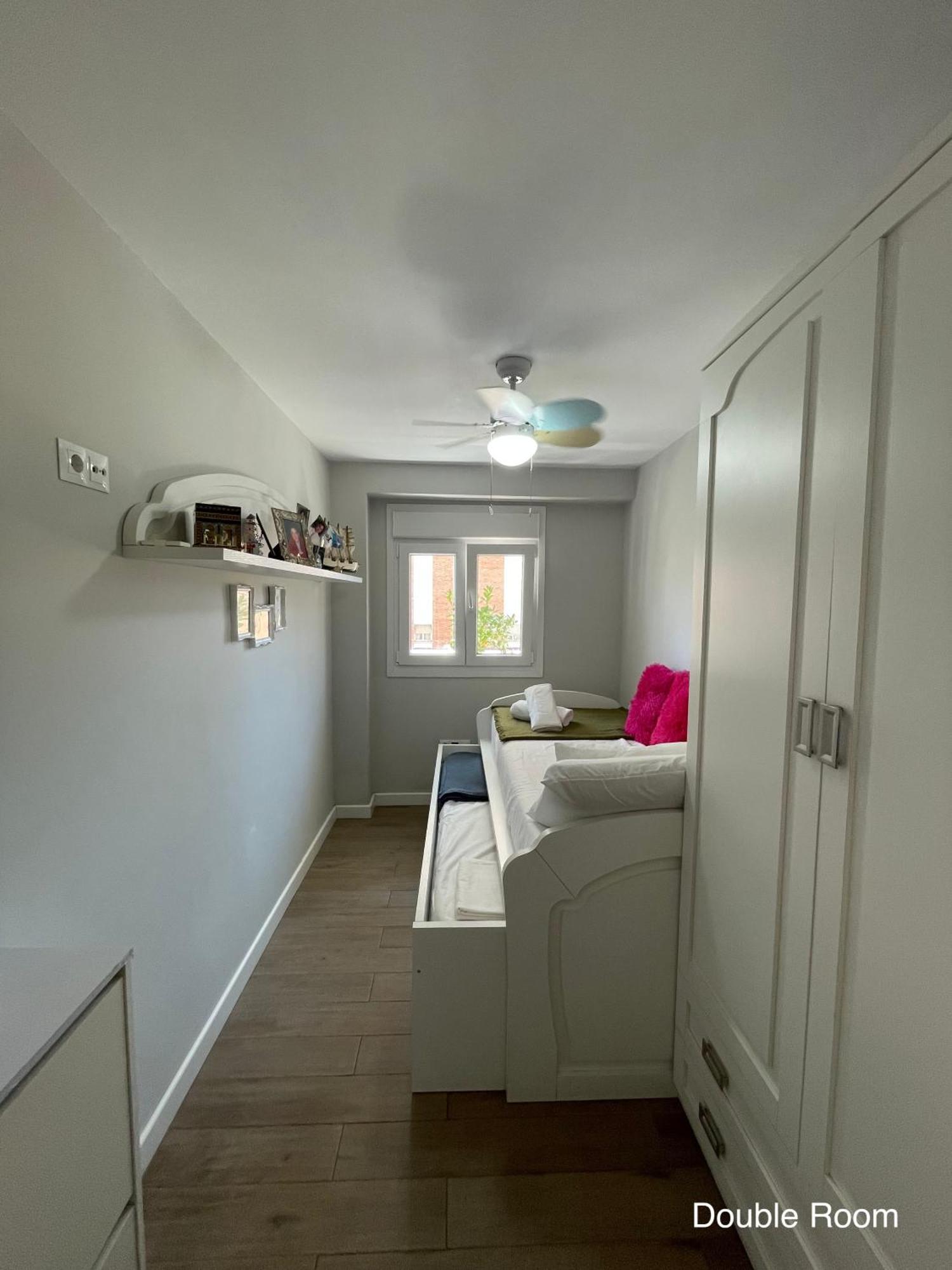 Cozy In Stylish Flat Just Steps From The Allotjament en família *